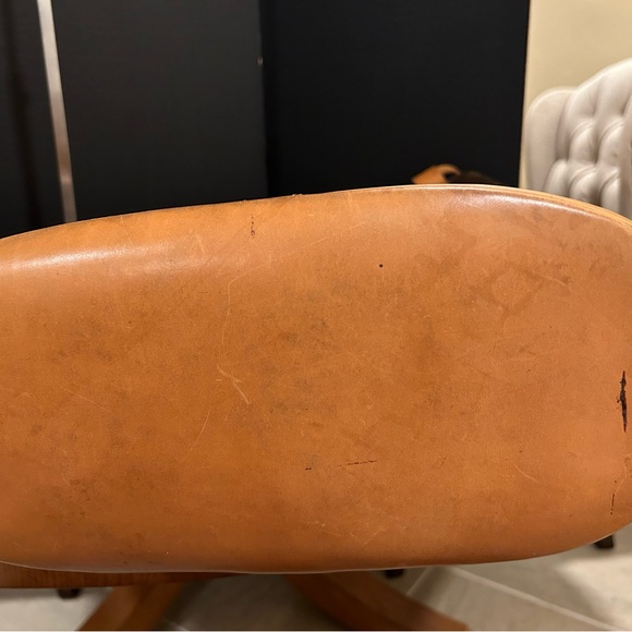 Louis Vuitton Monogram
Randonnee GM Drawstring
Bucket Sling Bag EUC …COA - Picture 7 of 15